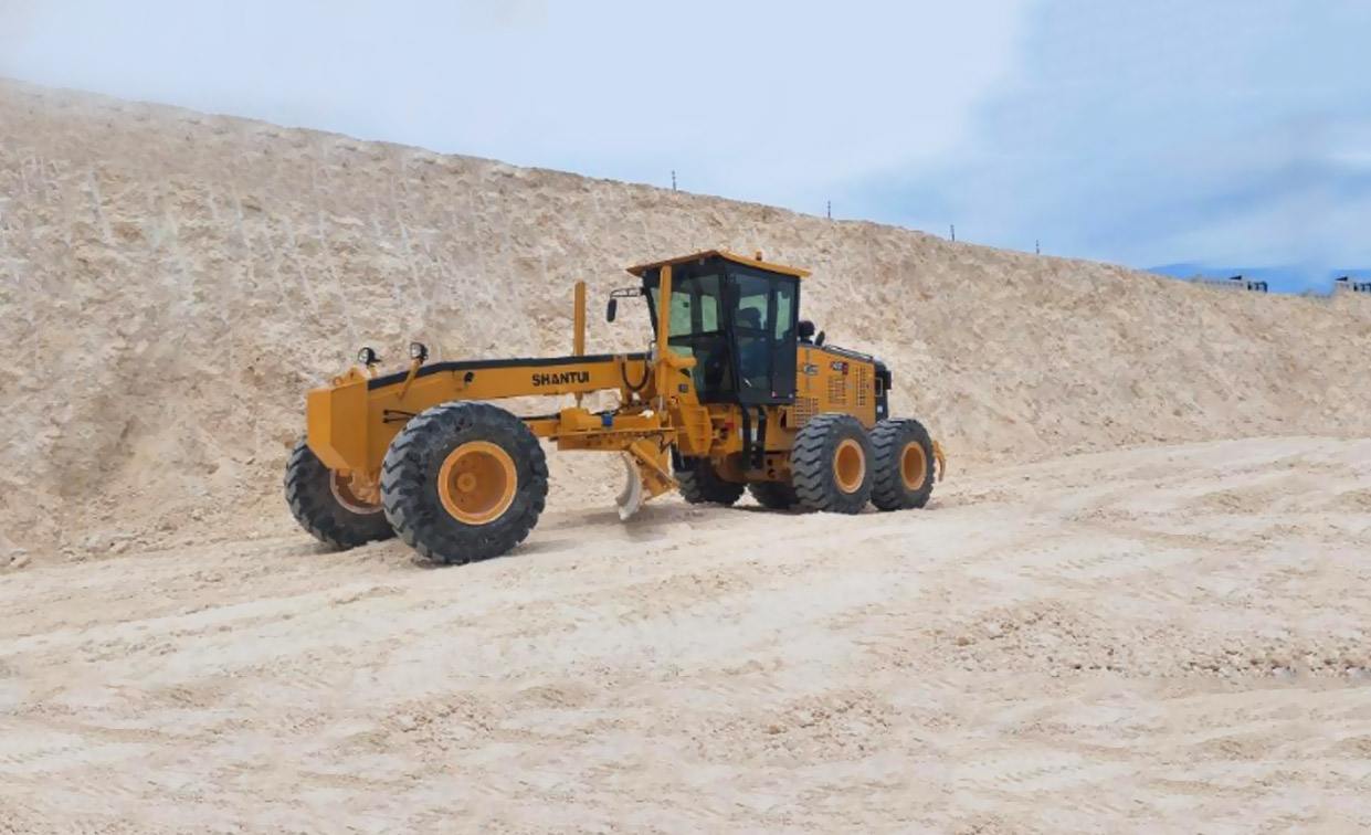 Shantui SG27-C5 motor grader works on a mining site in Philippines